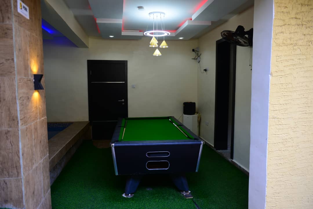 Spanish Hotel Snooker